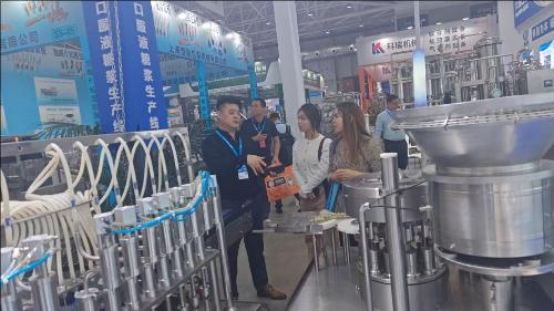 佑鵬機(jī)械攜核心產(chǎn)品亮相第67屆藥機(jī)展，彰顯國(guó)內(nèi)醫(yī)藥灌裝行業(yè)新實(shí)力